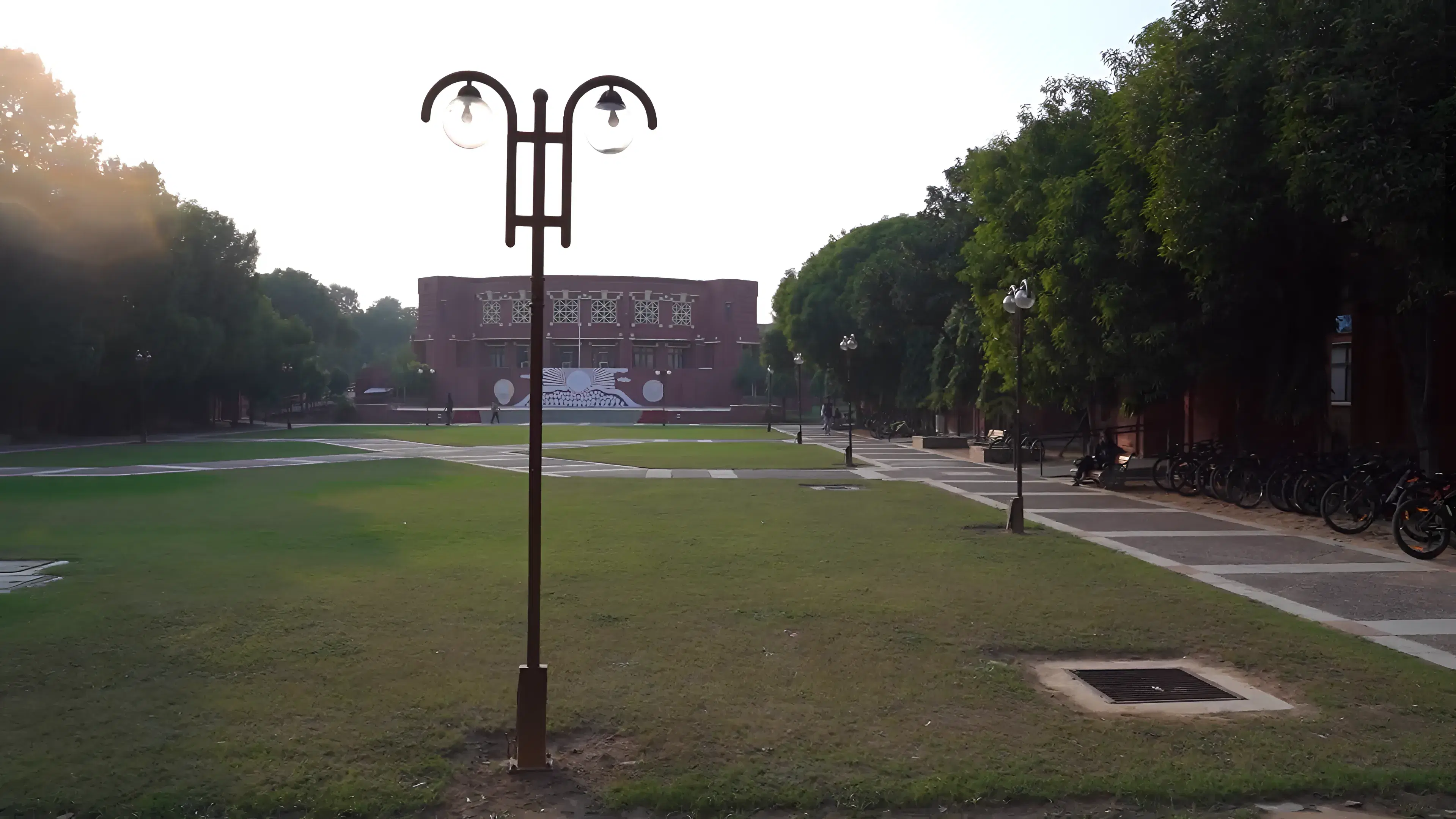 IIM Lucknow academic infrastructure photo 14